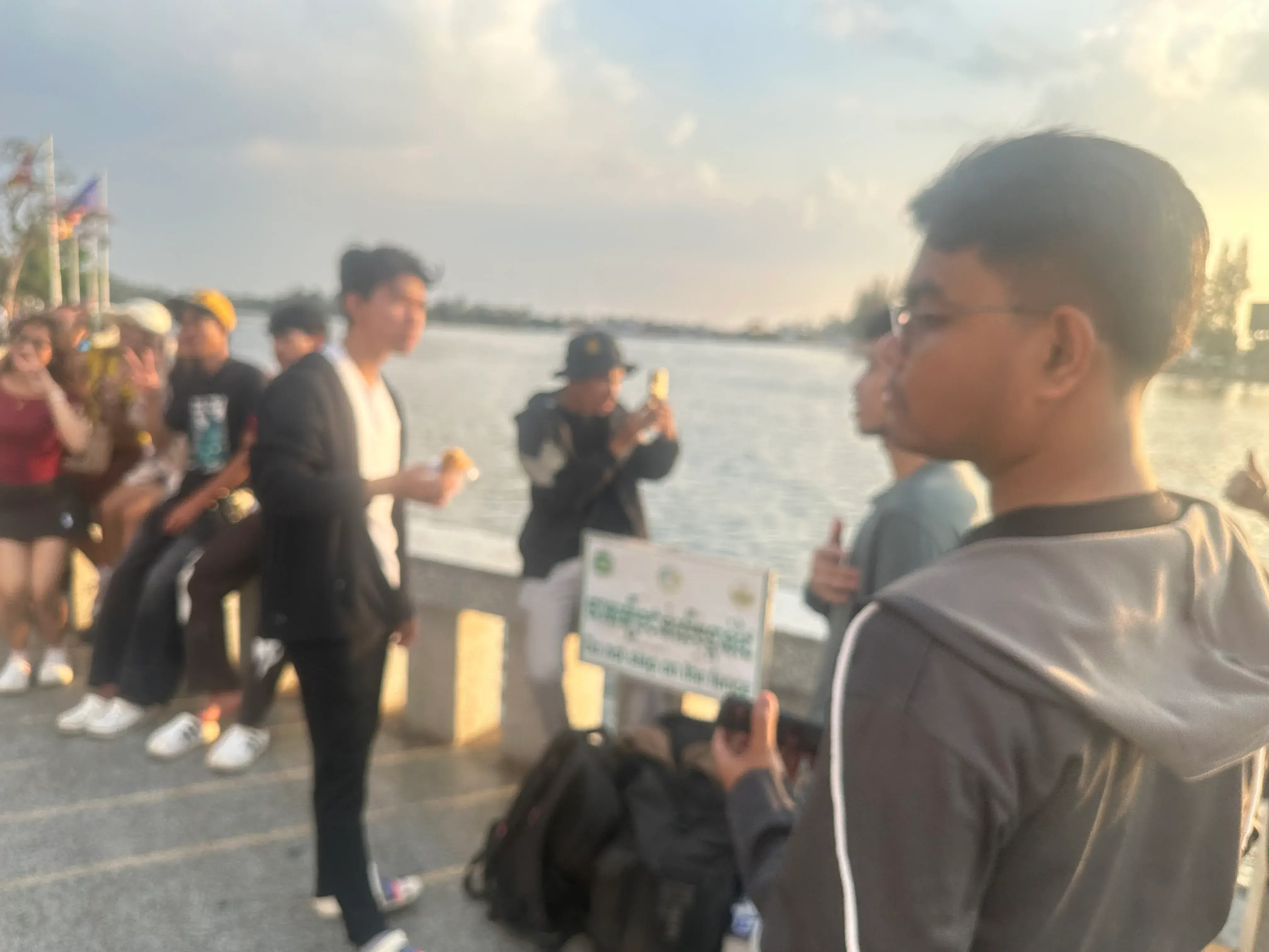 ប្រូផាត ប្រូវីត ប្រូធុច